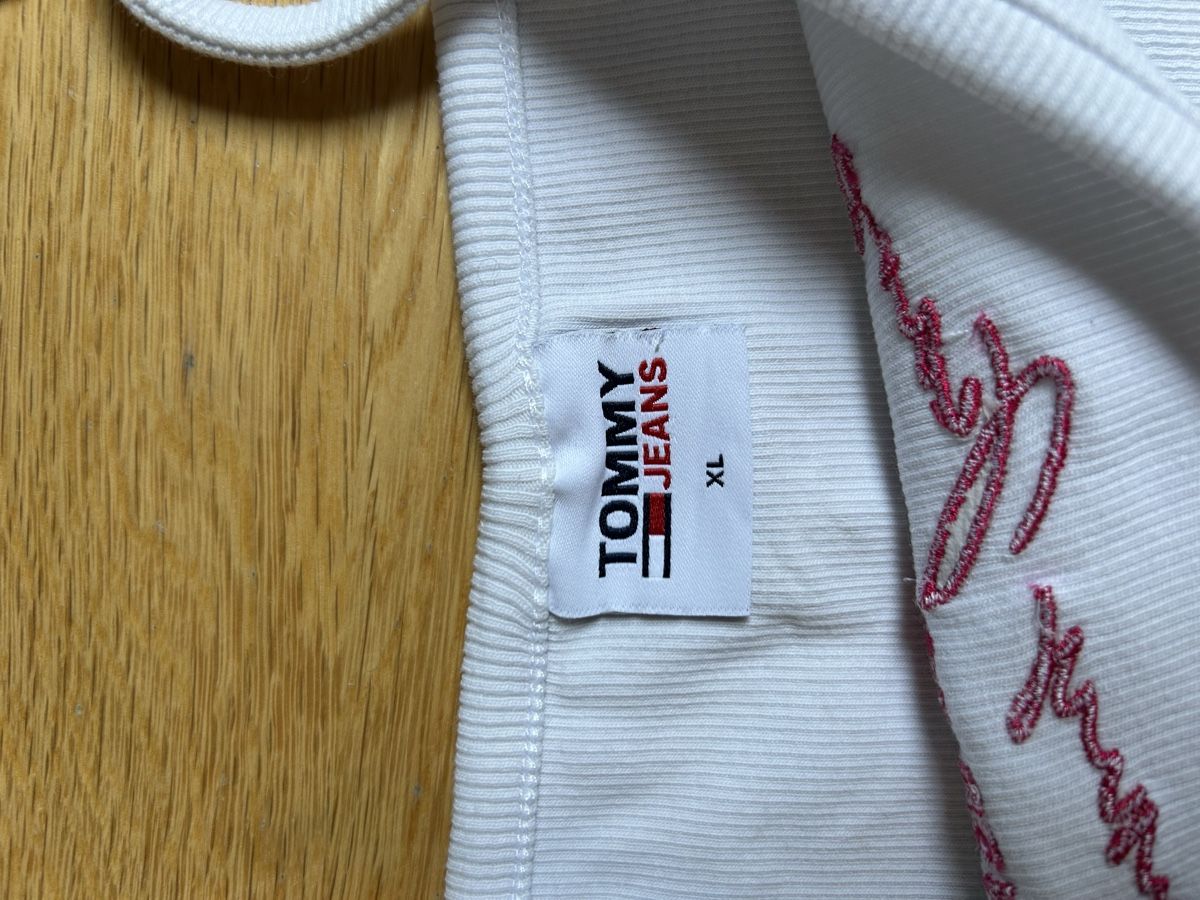 Tommy Hilfiger Top: Top Tommy Hilfiger XL – Usato da Daillens venduto da guisepa 2