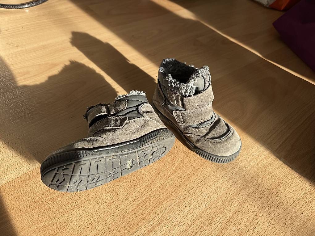 Schuhe für Mädchen: Primigi, Winterschuhe, Winterstiefel, Goretex, Gr. 26 – Gebraucht aus Unterägeri von v_a_s6y8 1