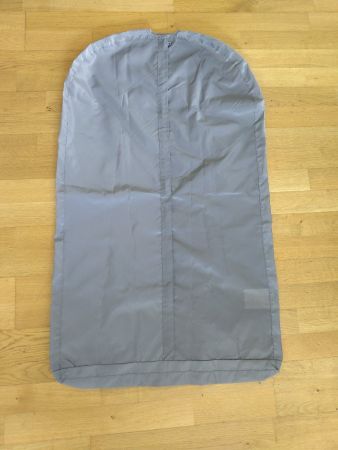 Graue Kleidertasche mit Reissverschluss - Top Zustand!