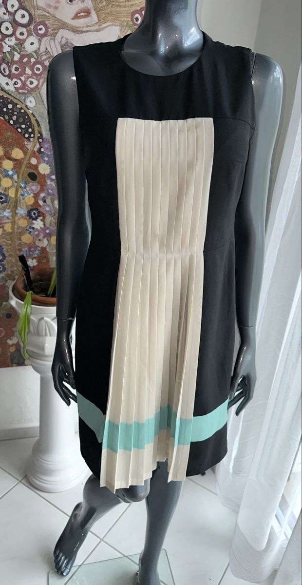 Hugo Boss Kleider: HUGO BOSS KLEID GR. 36 – Gebraucht aus Unteraegeri von MH203 2
