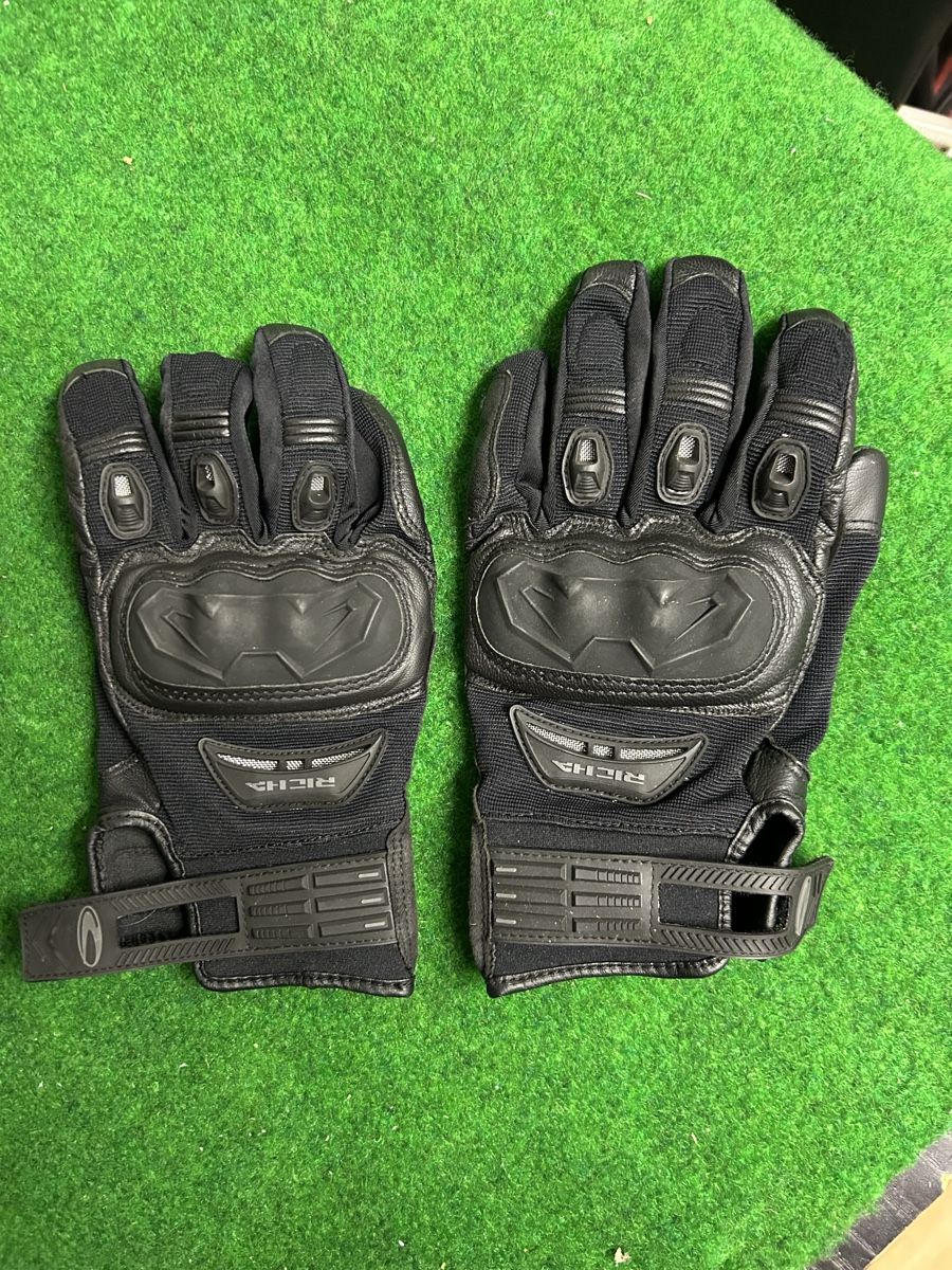 Gants & mitaines : Richa Motorradhandschuhe Grösse L – Neuf (Voir description) à Guttet-Feschel par Swissdarter