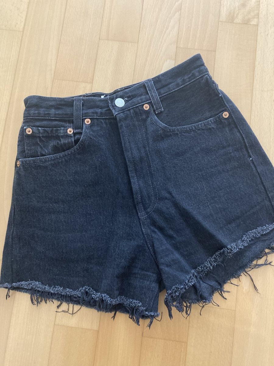 Levi's Jeans: Levis Jeans Shorts – D'occasion à Zürich par elleon44 2
