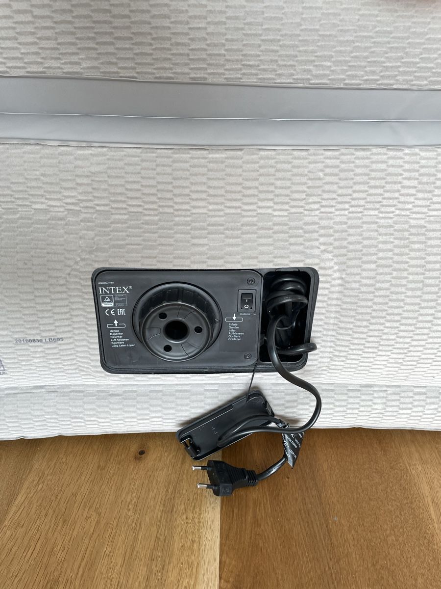 Matratzen: Intex Luftbett 2 Stück – Gebraucht aus Schwerzenbach von Muffi01 3