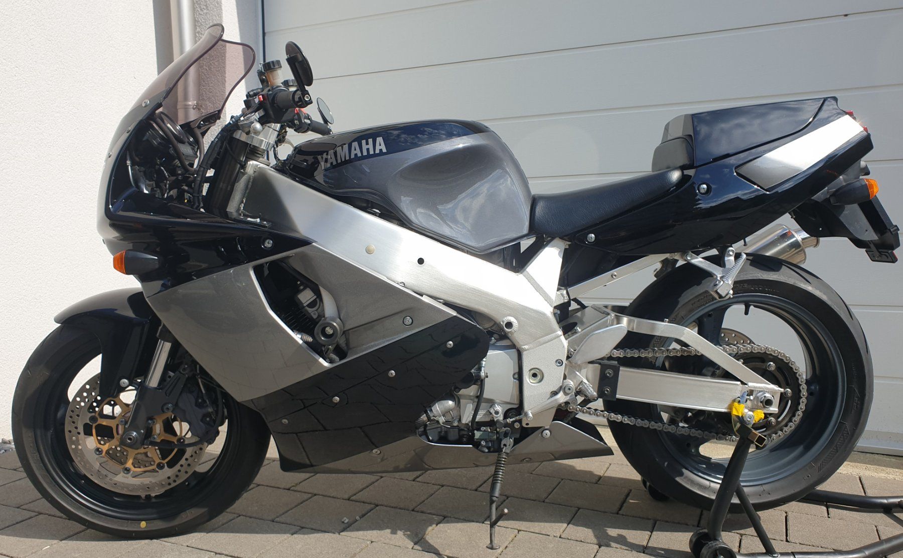 Yamaha Strada: Yamaha YZF 750 R – Usato da Schaanwald venduto da alo_66c6 1