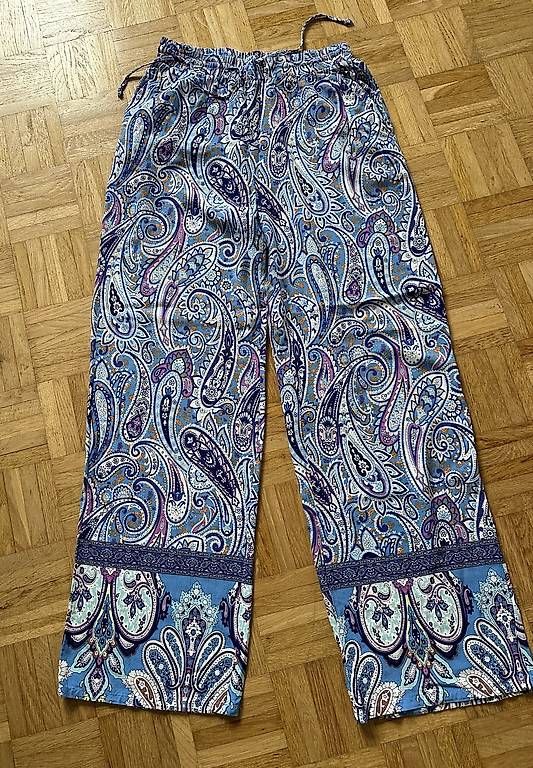 Pantalons: Sommerhose leicht mit Paisleymuster Gr. M – D'occasion à Stäfa par DearDarling