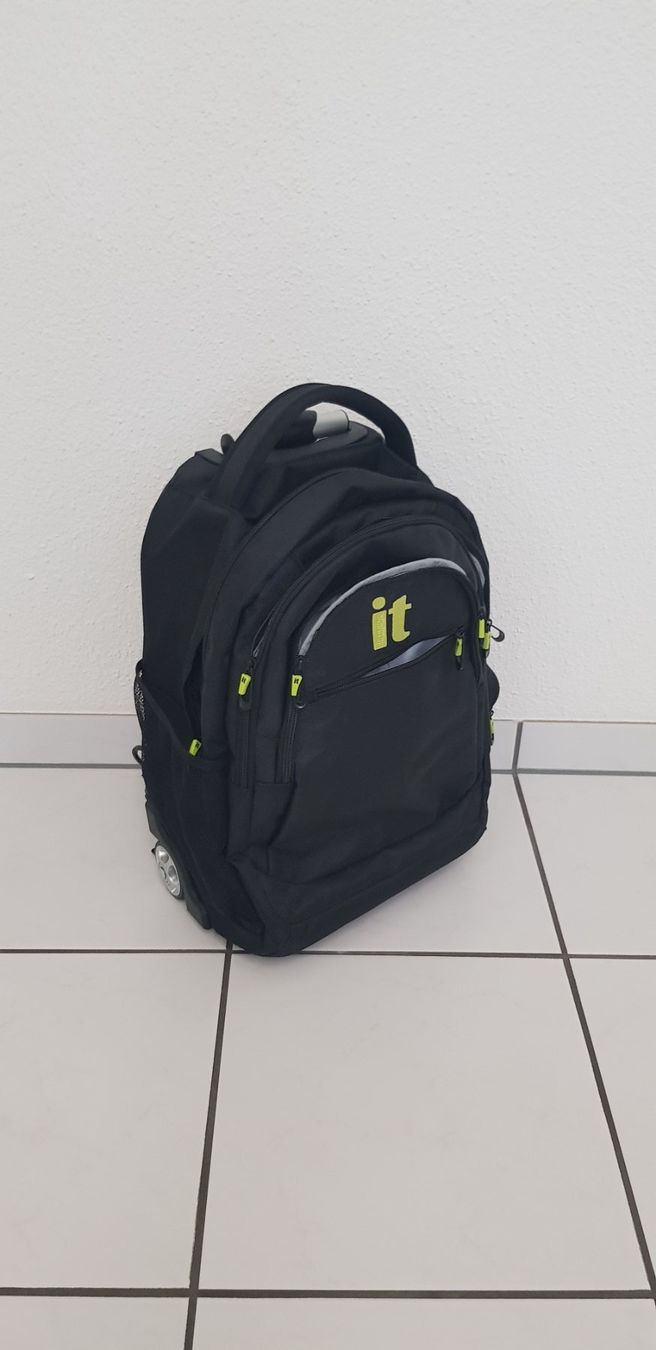 Altro in Aeronautica: Rucksack mit Rollen – Usato da Zürich venduto da fiat72 7