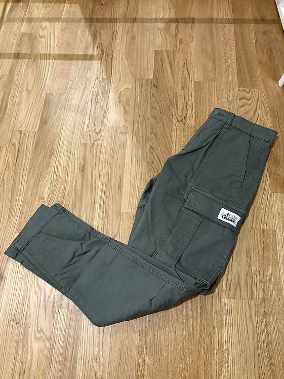 Jeans: Différent jeans à 7.- – Neuf avec emballage d'origine à Lausanne par ahm_9l9k 2