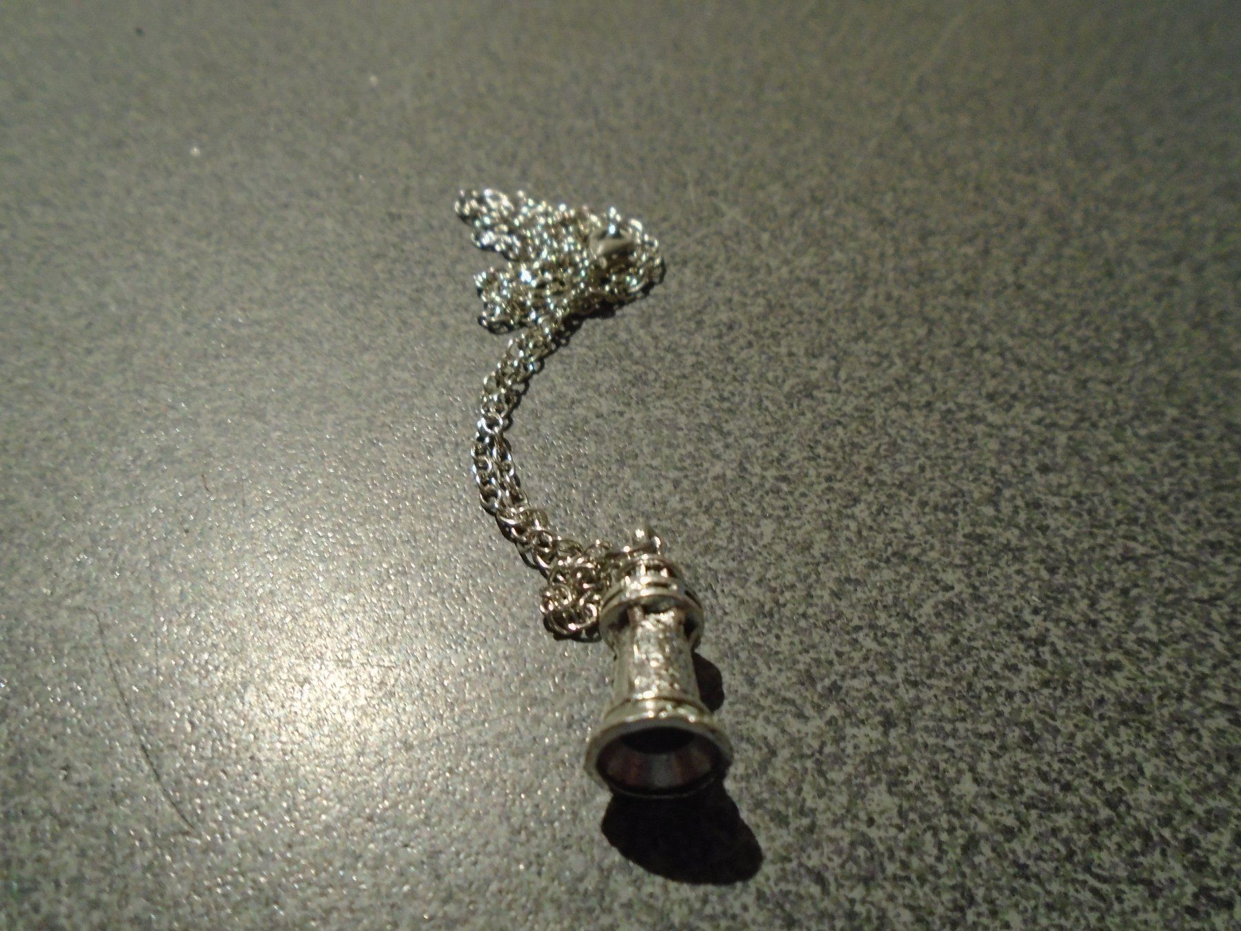Catenine: Kette silberfarbig, Anhänger Leuchtturm – Nuovo e nell'imballaggio originale da Zürich venduto da abraxas1291