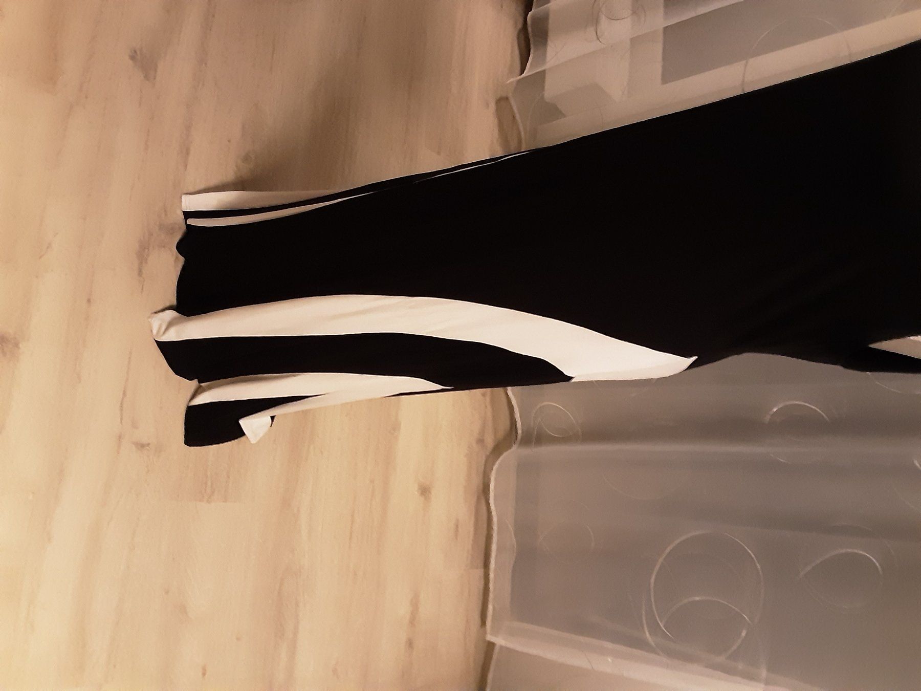 Vestiti: ENDET Elegantes kleid gr 44 bis 46- – Nuovo (secondo la descrizione) da wolfhalden venduto da 46464646 3