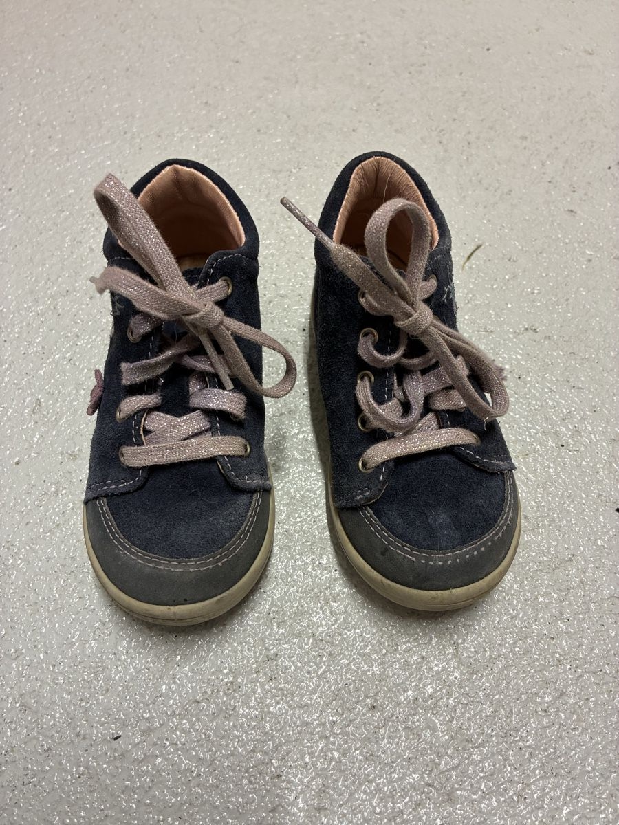Scarpe per ragazzi: Kinderschuhe Grösse 23 – Usato da Muhen venduto da Sally203