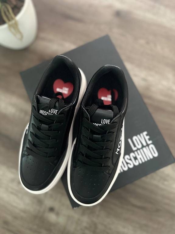 Scarpe da donna: LOVE MOSCHINO Sneakers – Usato da Eschlikon TG venduto da tak_p2dk 3