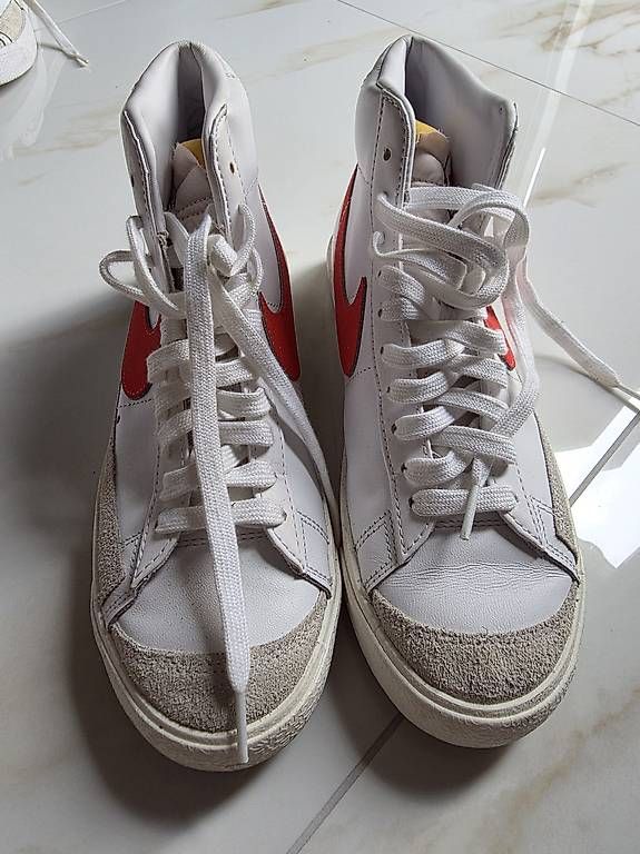 Nike Damenschuhe: Nike Blazer Mid 77 Habnero Red – Gebraucht aus Burgdorf von J.D14 1