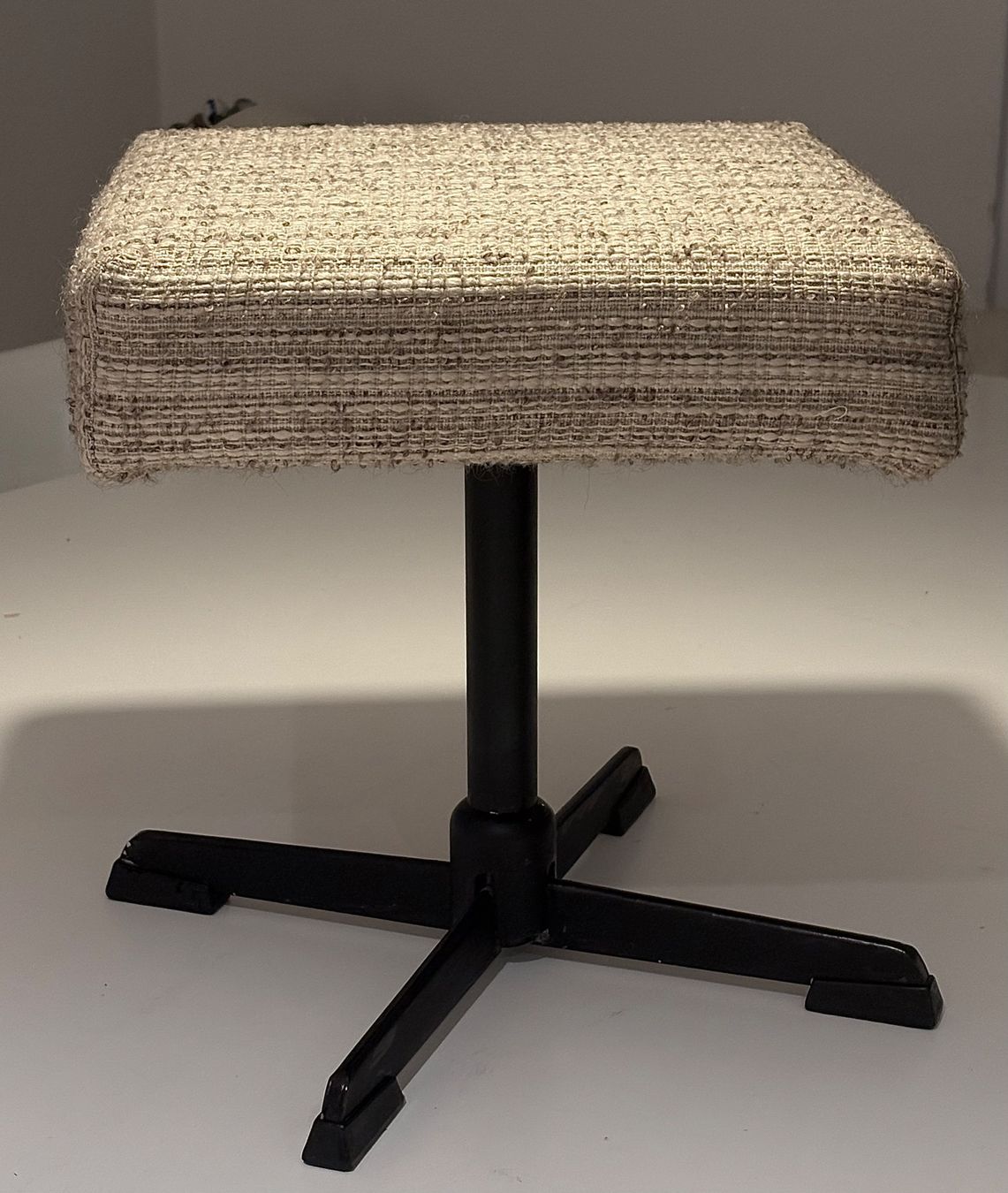 Sgabelli: HOCKER, 60ER, VINTAGE, MID CENTURY, STOFF, BEIGE – Usato da Dachsen venduto da Sven_Jasper 1