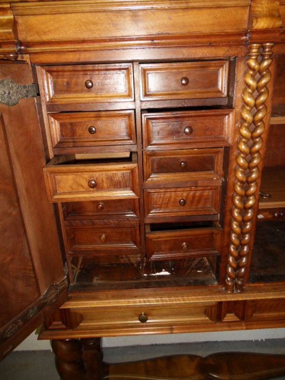 Commodes: Alte Kredenz, Barock, frühes 18. Jh. - Sehr guter Zustand – D'occasion à Oberwil-Lieli par golfer44 1