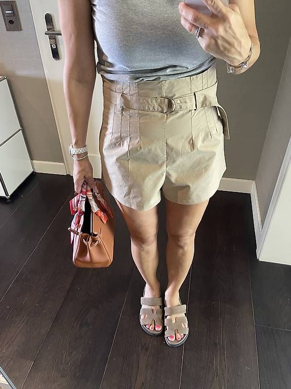 Prada Pantaloni: Prada Shorts – Usato da Wädenswil venduto da Cocomagi 1