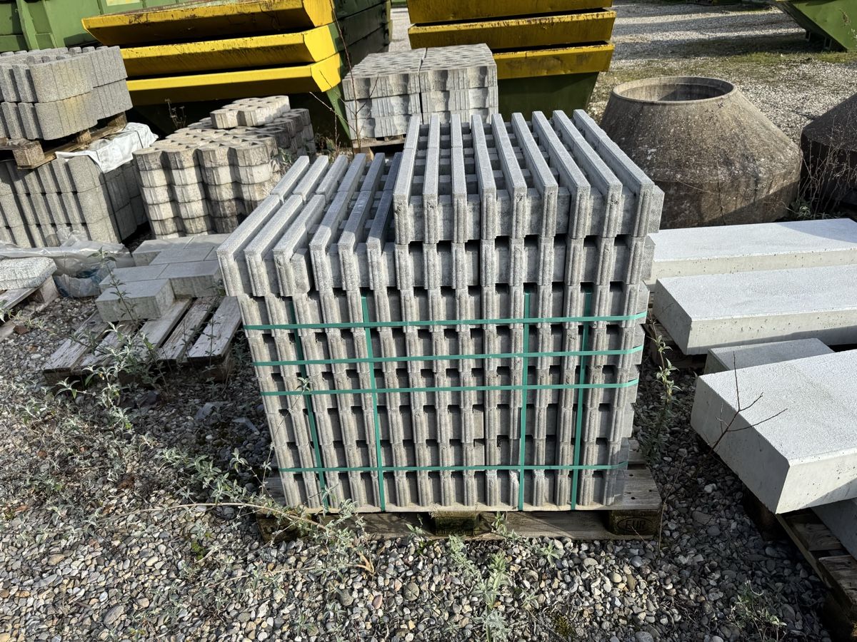 Rivestimenti per pavimenti: Diverse Betonbodenbeläge – Nuovo (secondo la descrizione) da Aesch BL venduto da strawberry. 5