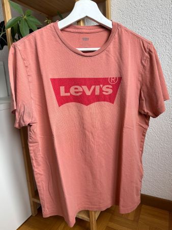 T-shirt Levi's rose corail avec logo imprimé état d'occasion