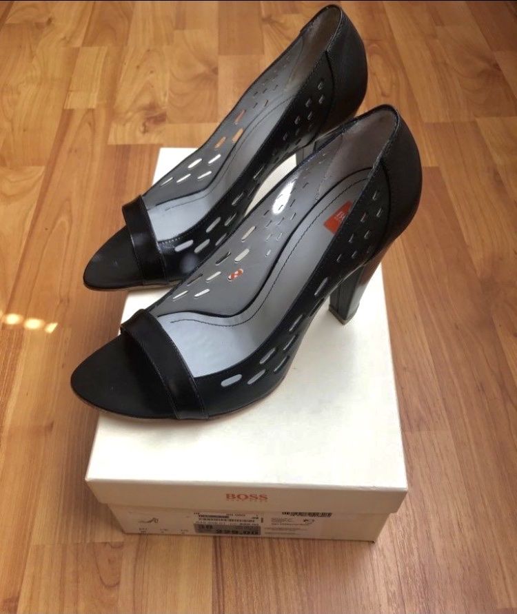 Hugo Boss Scarpe da donna: Pumps Hugo Boss – Nuovo (secondo la descrizione) da Zürich venduto da Orch43