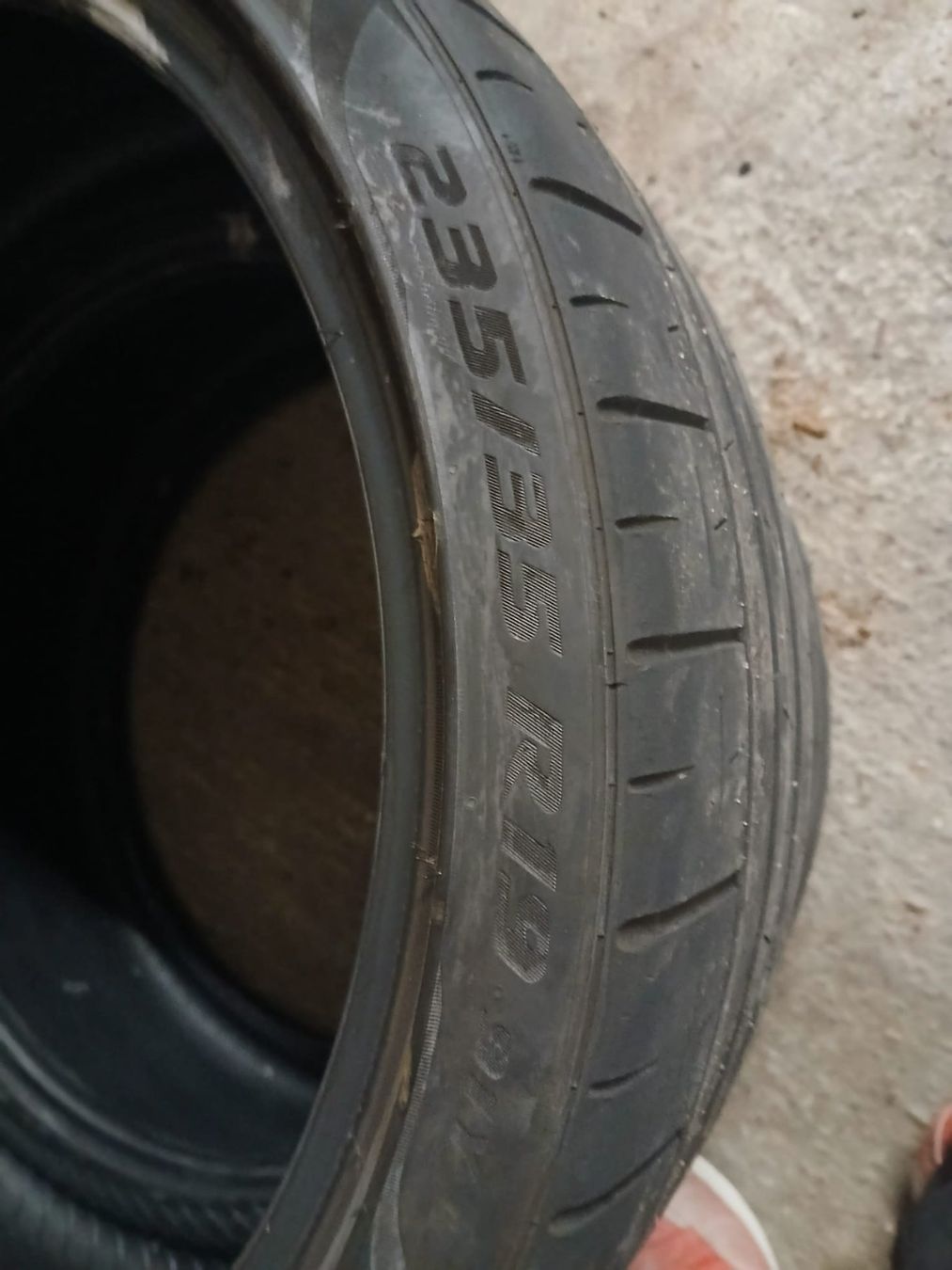 Pirelli Pneus & Kompletträder: 2 Reifen Pirelli – Gebraucht aus Buch am Irchel von nellsch87