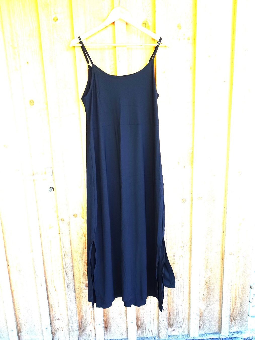 Kleider: Schwarzes, schlichtes Only M. Abendkleid Gr. M - 423137 – Gebraucht aus Küssnacht am Rigi von Good4Deckeli 2