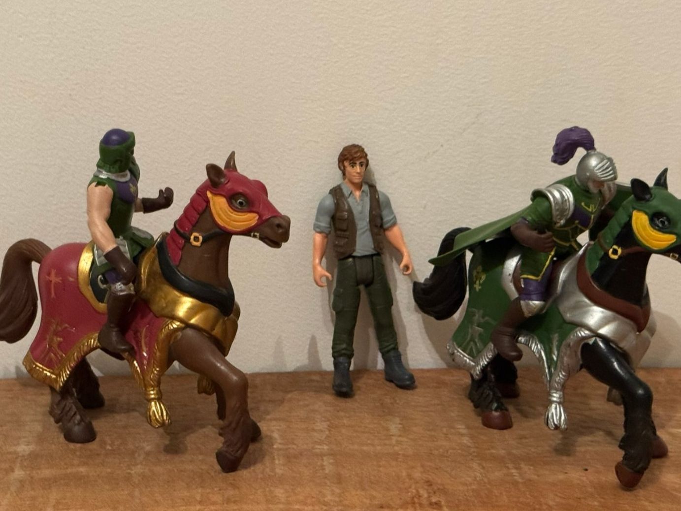 Statuette: Simba Ritterfiguren Set mit 2 Pferden und 3 Mann, Konvolutt – Usato da Uhwiesen venduto da mic_kd6g