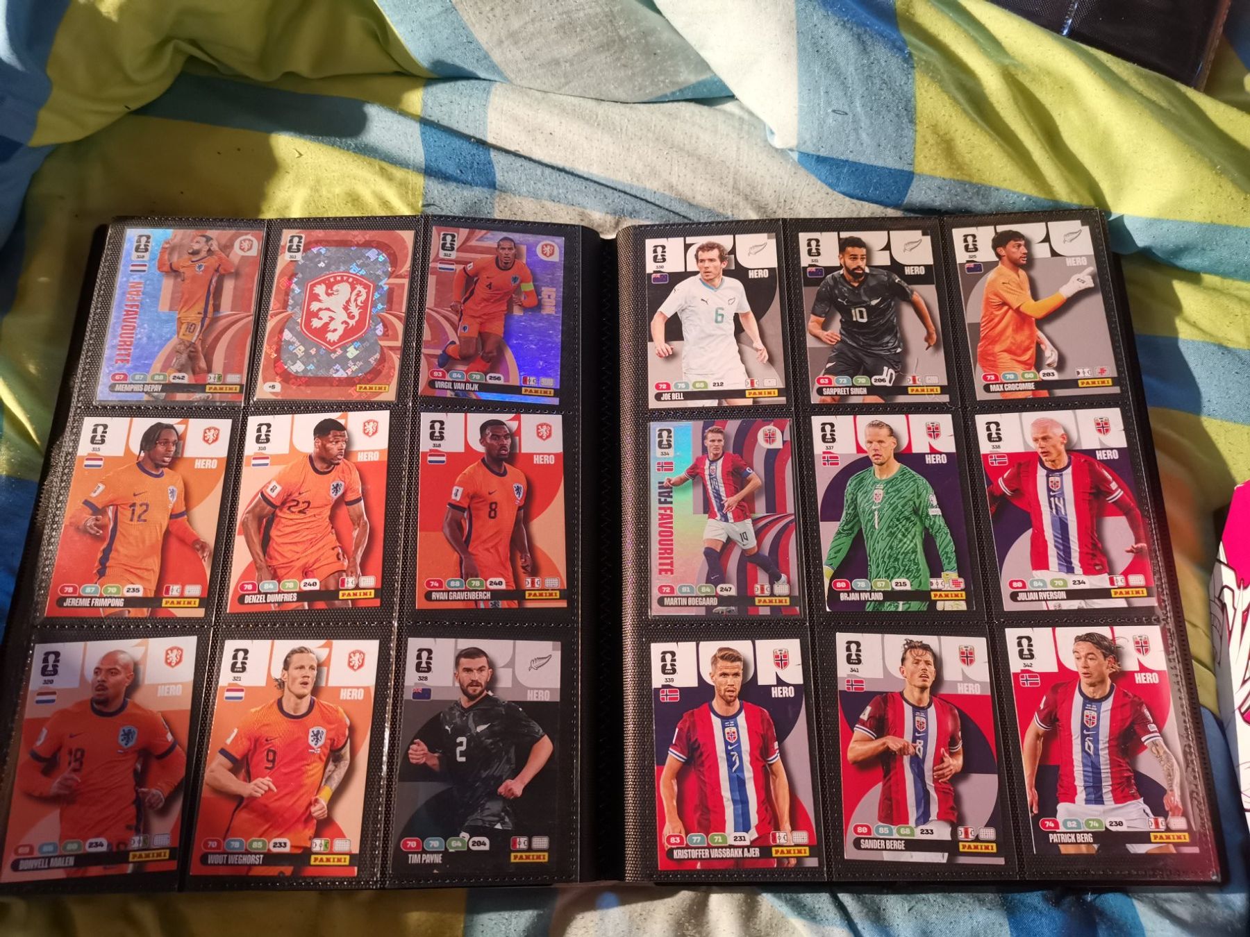 Panini Carte collezionabili: FUSSBALL PANINI BILDER 2026 CA. 500STK. – Usato da Altnau venduto da playboy 1