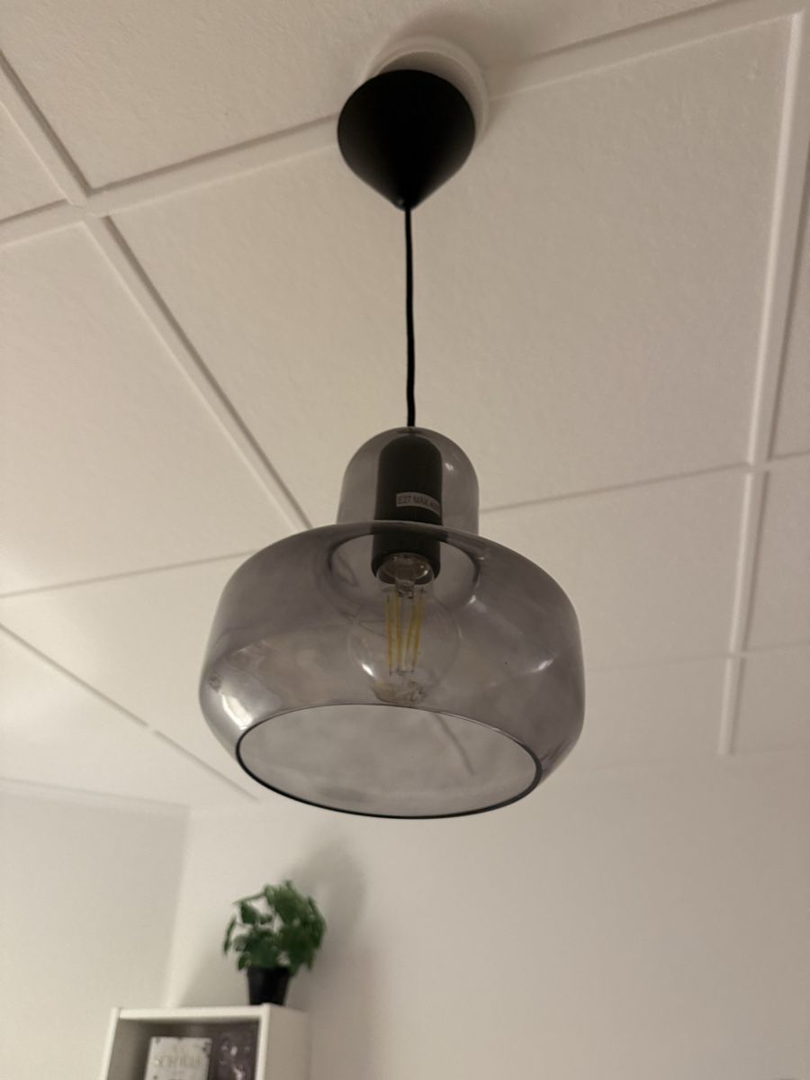 Jysk Lampade: Jysk Lampe Leuchte Glas Anthrazit scandi Style  – Usato da St. Gallen venduto da Vanesita. 2