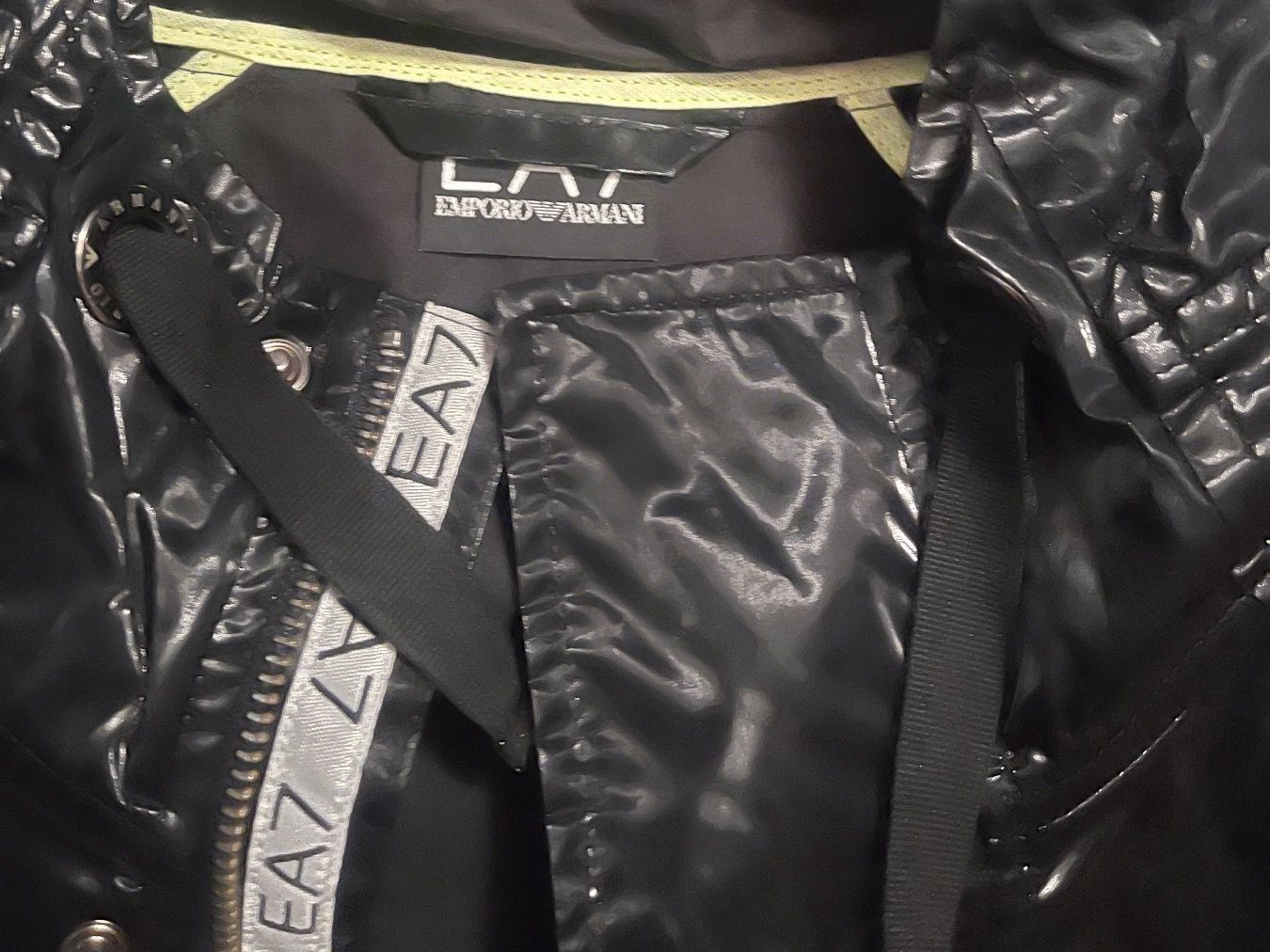 Armani Giacche: Emporio Armani Regenjacke – Nuovo (secondo la descrizione) da Rafz venduto da Ericgamal 1
