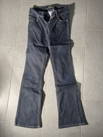 Dunkelblaue Bootcut Jeans, Grösse 34