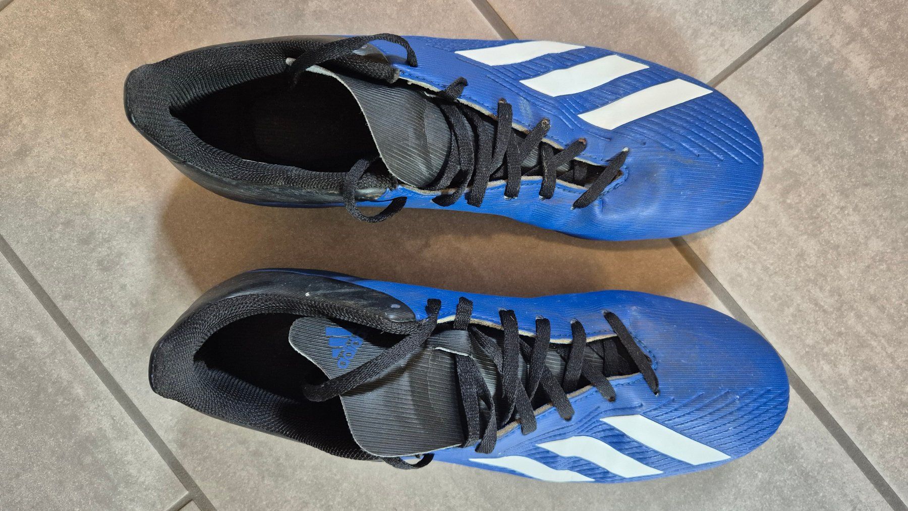 Adidas Scarpe da uomo: Adidas Fussball Schuhe Töggeli – Usato da Rüdlingen venduto da mal_9hx9