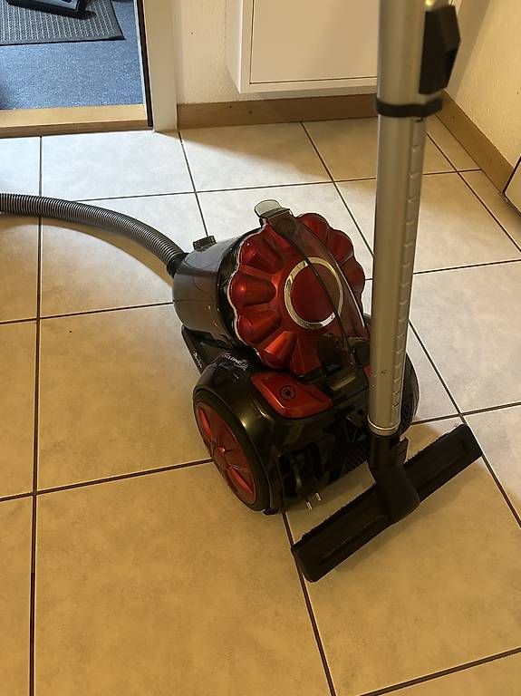 Aspirateurs & Accessoires: Staubsauger – D'occasion à Bätterkinden par cin_r7xm 1