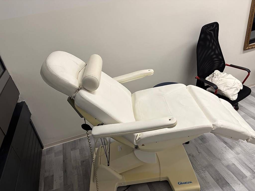 Kosmetik-& Massageliegen: Kosmetikstuhl – Gebraucht aus Effretikon von tobias2006 1