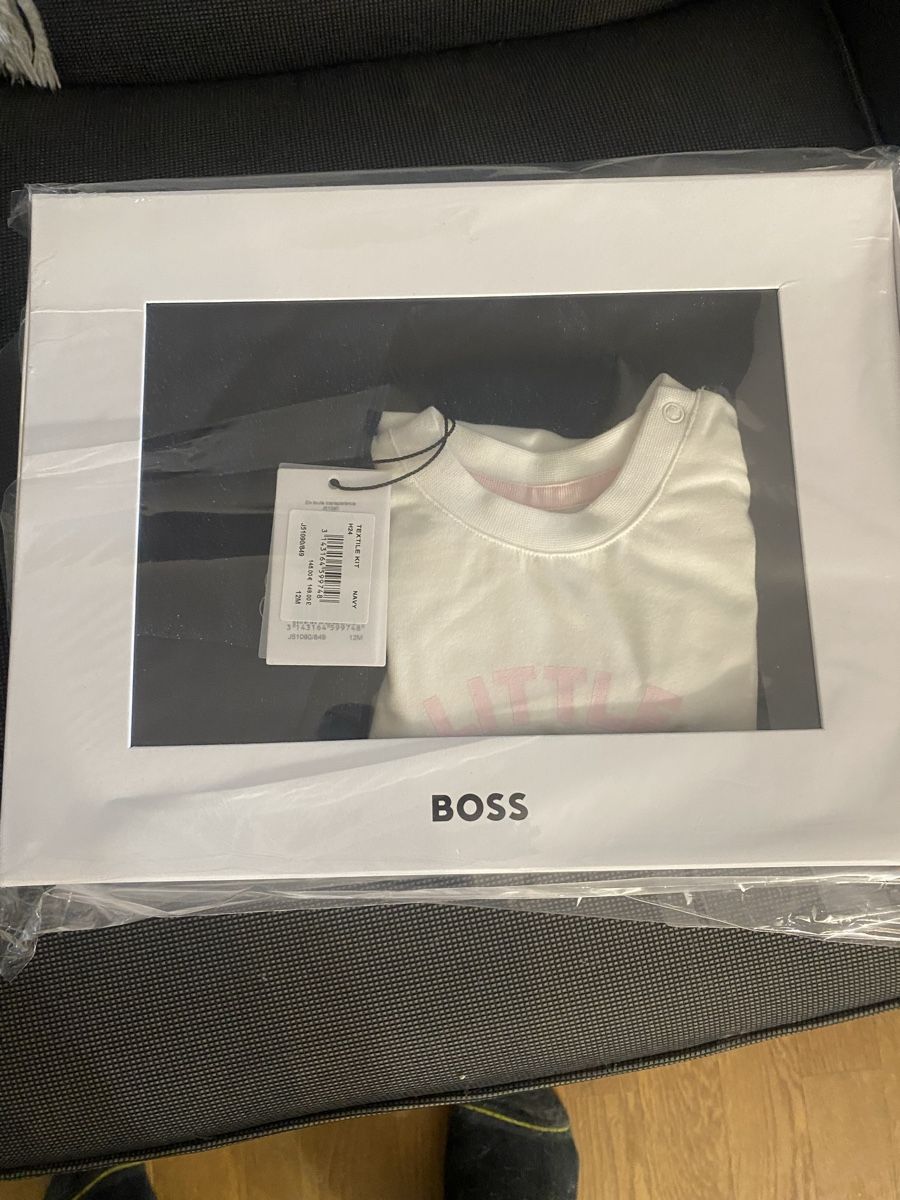 Lotti & Set di vestiti: Hugo Boss babyset – Nuovo e nell'imballaggio originale da Alpnach Dorf venduto da cam_6lp5
