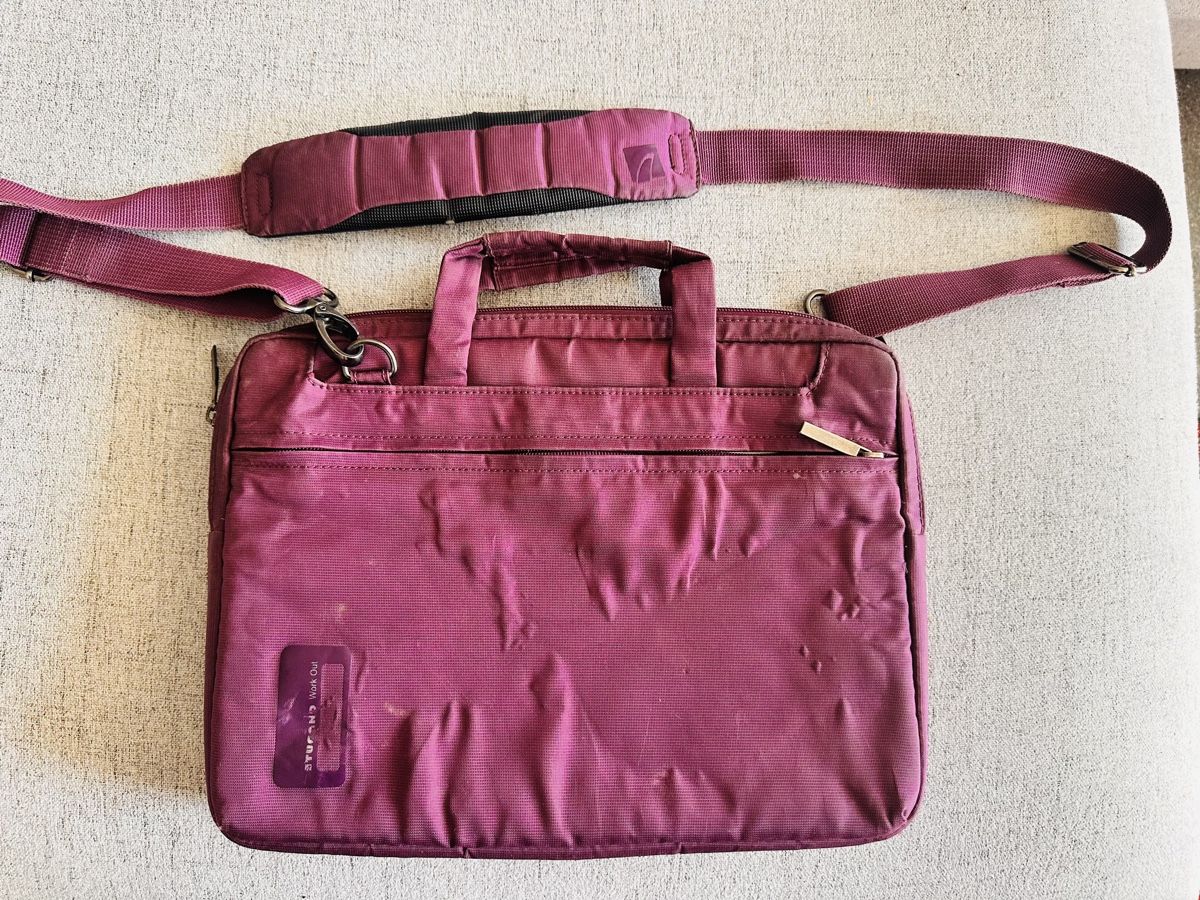 Valigie & Borse: Tucano workout bag dark pink with shoulder strap – Usato da Mont-sur-Lausanne venduto da jolieresale