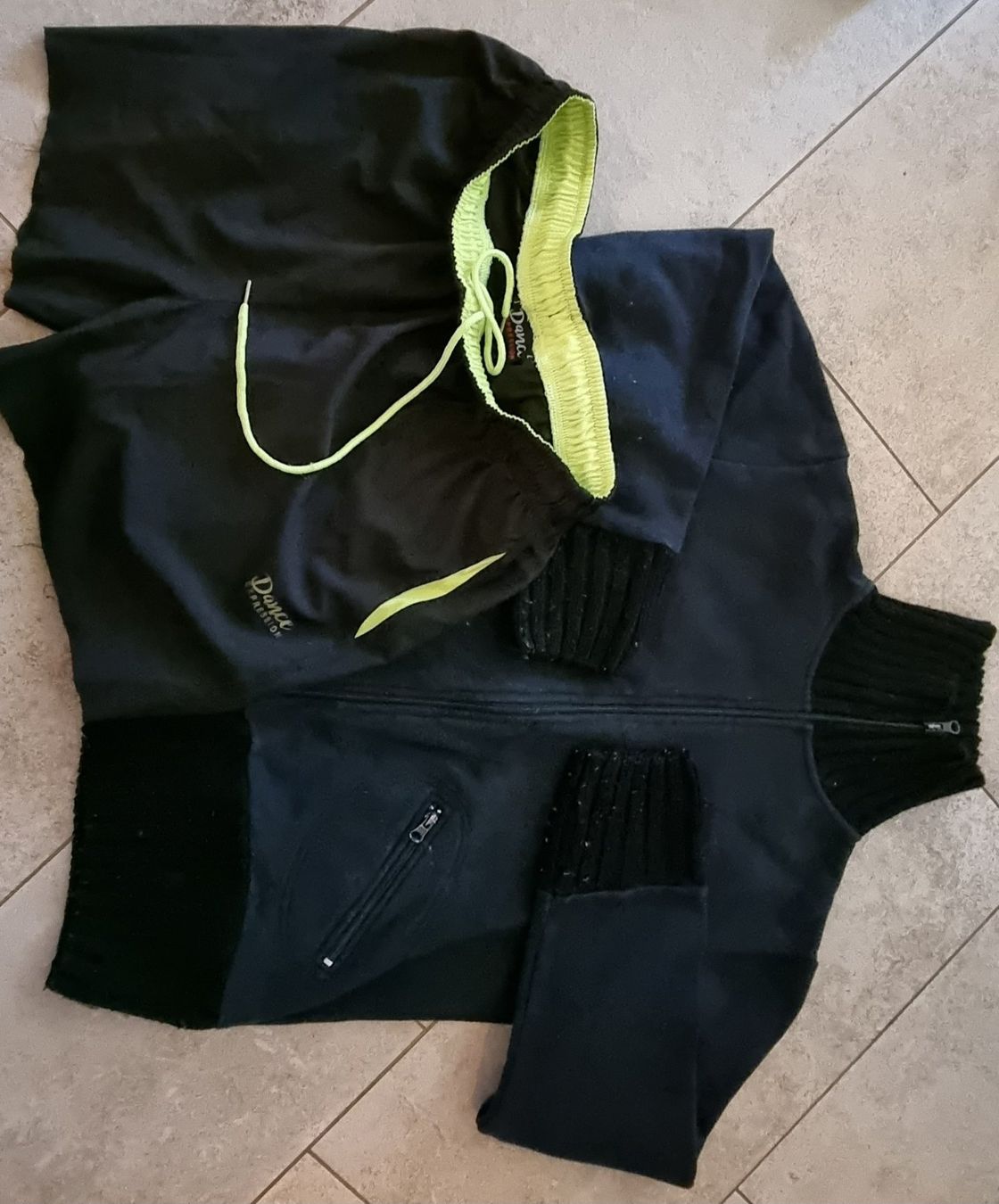 Lotti di vestiti: Grosses Kleiderpaket gr.L – Usato da Grossdietwil venduto da GNOM313 6
