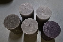 5 Zylinderkerzen, NP CHF 74.50 von Interio