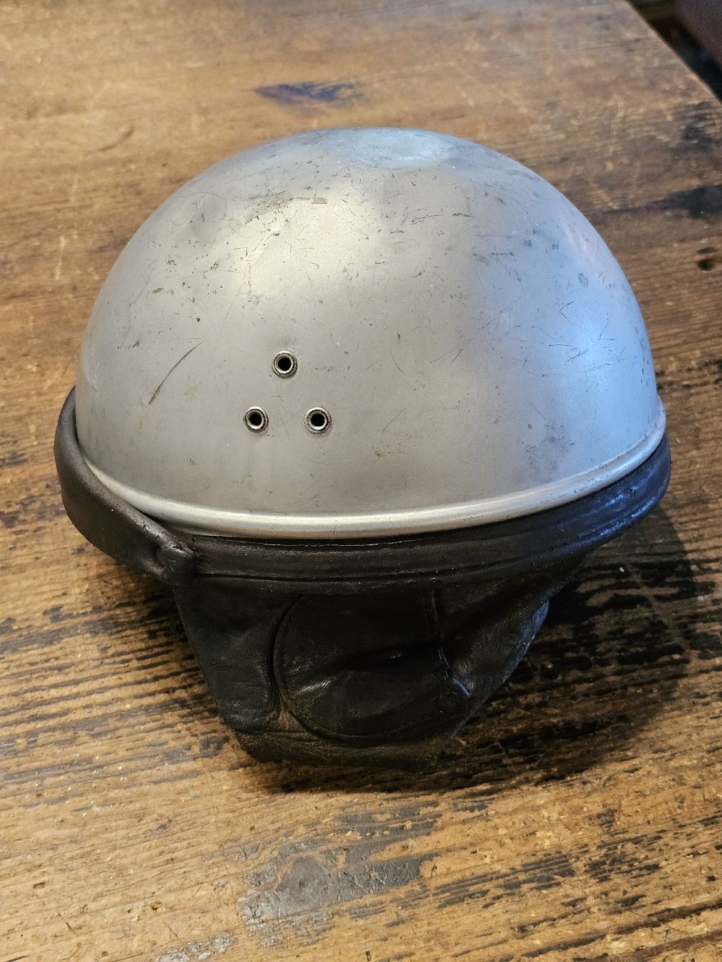 Vêtements & accessoires anciens: Oldtimer Motorradhelm von Oma – D'occasion à Meisterschwanden par Hummer21 1
