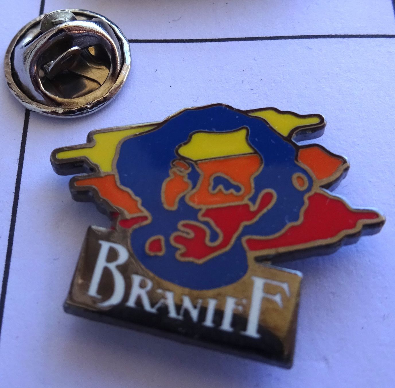 Plaketten & Abzeichen: Pin BRÄNIF  Mann Rauchen – Gebraucht aus Utzenstorf von BUtter81