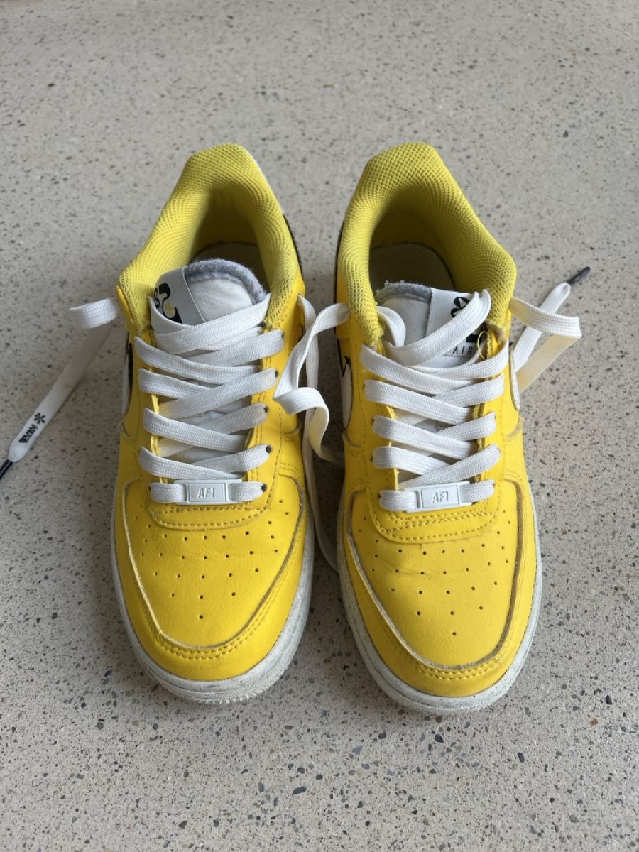 Nike Scarpe da donna: Nike Air Force 1 Gelb, Grösse 37.5 – Usato da Adliswil venduto da la.di.ma 1