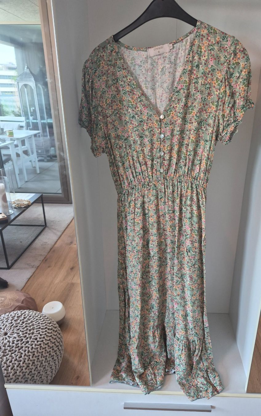 Cream Vestiti: Cream Kleid mit Blumenmuster Grösse S/M – Usato da Rapperswil SG venduto da Sunshine1117
