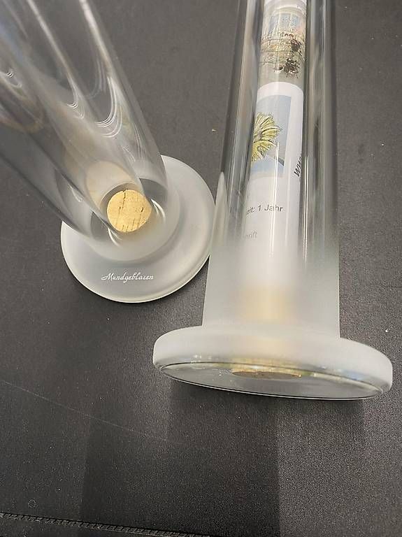 Altro: Schnapsflasche aus Glas, mit Finger  – Usato da Kaisten venduto da AMSImara 1