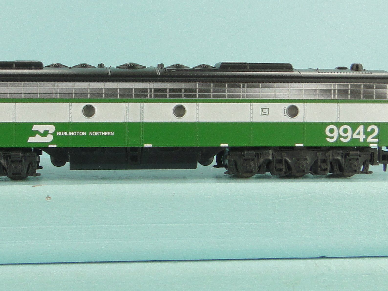 Kato Modelleisenbahnen: Kato Spur N 176-267 E 8/9 A Burlington – Gebraucht aus Bülach von cann11 4
