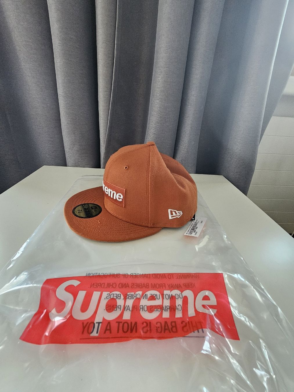 Altro in  Abbigliamento & Accessori: Supreme New Era 59fifty Cap – Nuovo e nell'imballaggio originale da Meisterschwanden venduto da Luluku 2