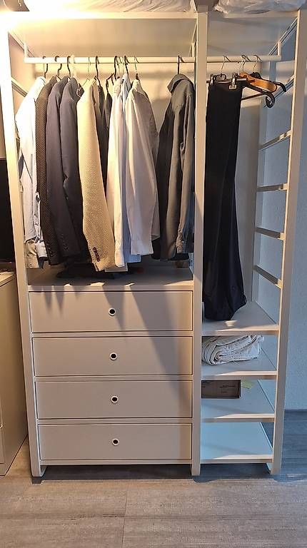 Guardaroba: IKEA ELVARLI dressing ouvert blanc  125x216 cm – Usato da Montricher venduto da bil_fyq7
