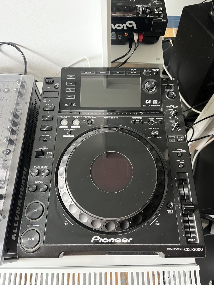 Pioneer Console di mixaggio: 2x Pioneer CDJ-2000 mit Decksaver – Usato da Zürich venduto da bretxo 4