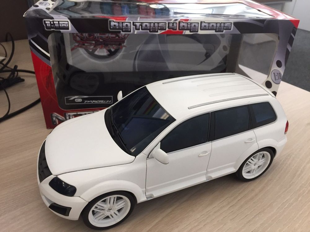 Visserie Miniature VOLKSWAGEN TOUAREG PAROTECH Norev 1/18 - Occasion, Bon état Avec Traces D'usure