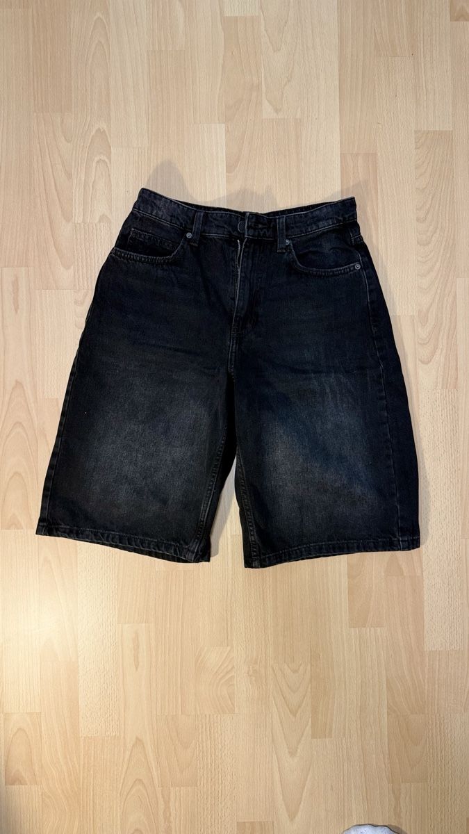 Bershka Hosen: Short gris Bershka taille 36 – Neu (gemäss Beschreibung) aus Glovelier von nba_9jf8