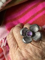 Schwerer 925 Silberring in Blumenform mit Amethyst