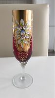 Elegantes Glas mit floralem Dekor – ein Sammlerstück!