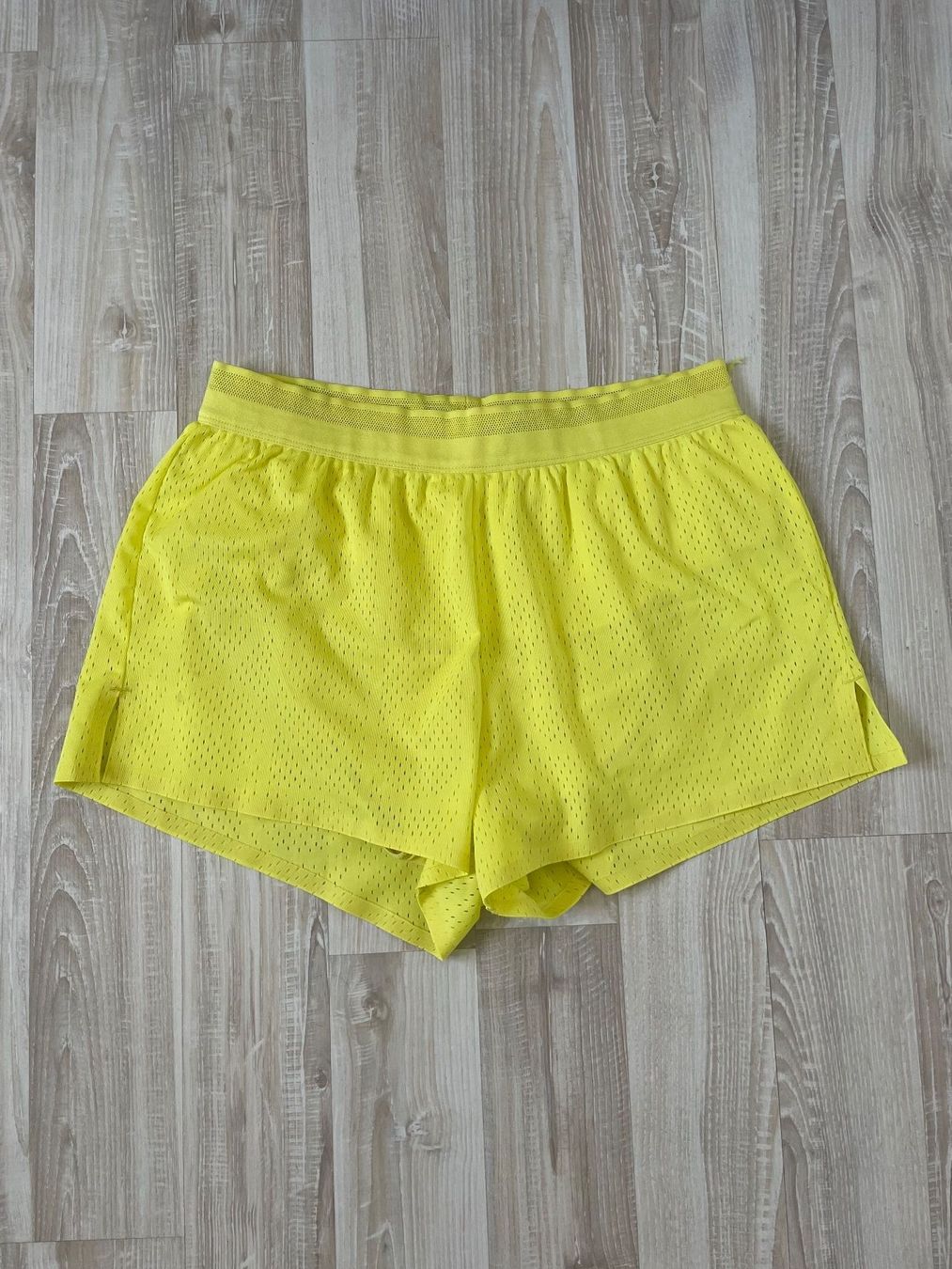 H&M Lotti di vestiti: Sport Shirt und Hose – Usato da Freienwil venduto da weberjoel 3